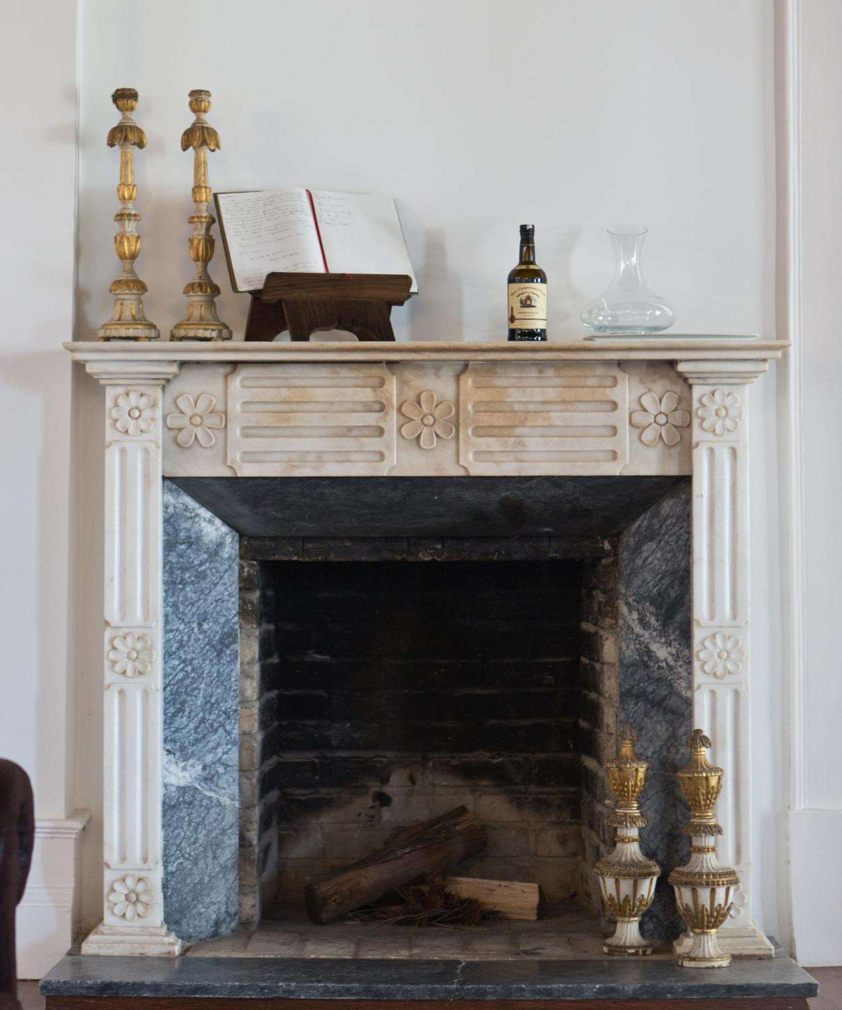 Douro Scala Hotel Mesao Frio Bagian luar foto Fireplace in the drawing room