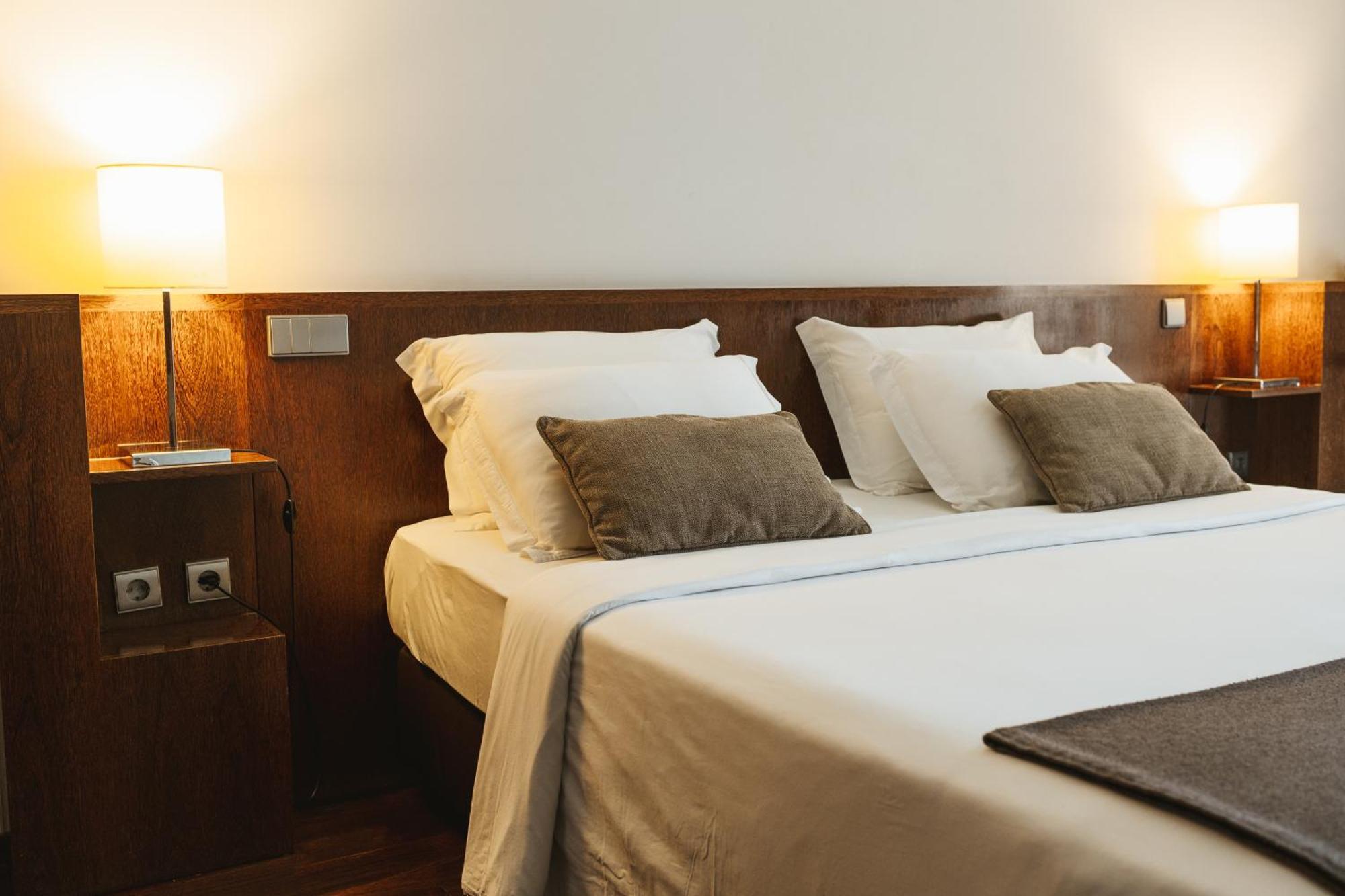Douro Scala Hotel Mesao Frio Bagian luar foto A bed