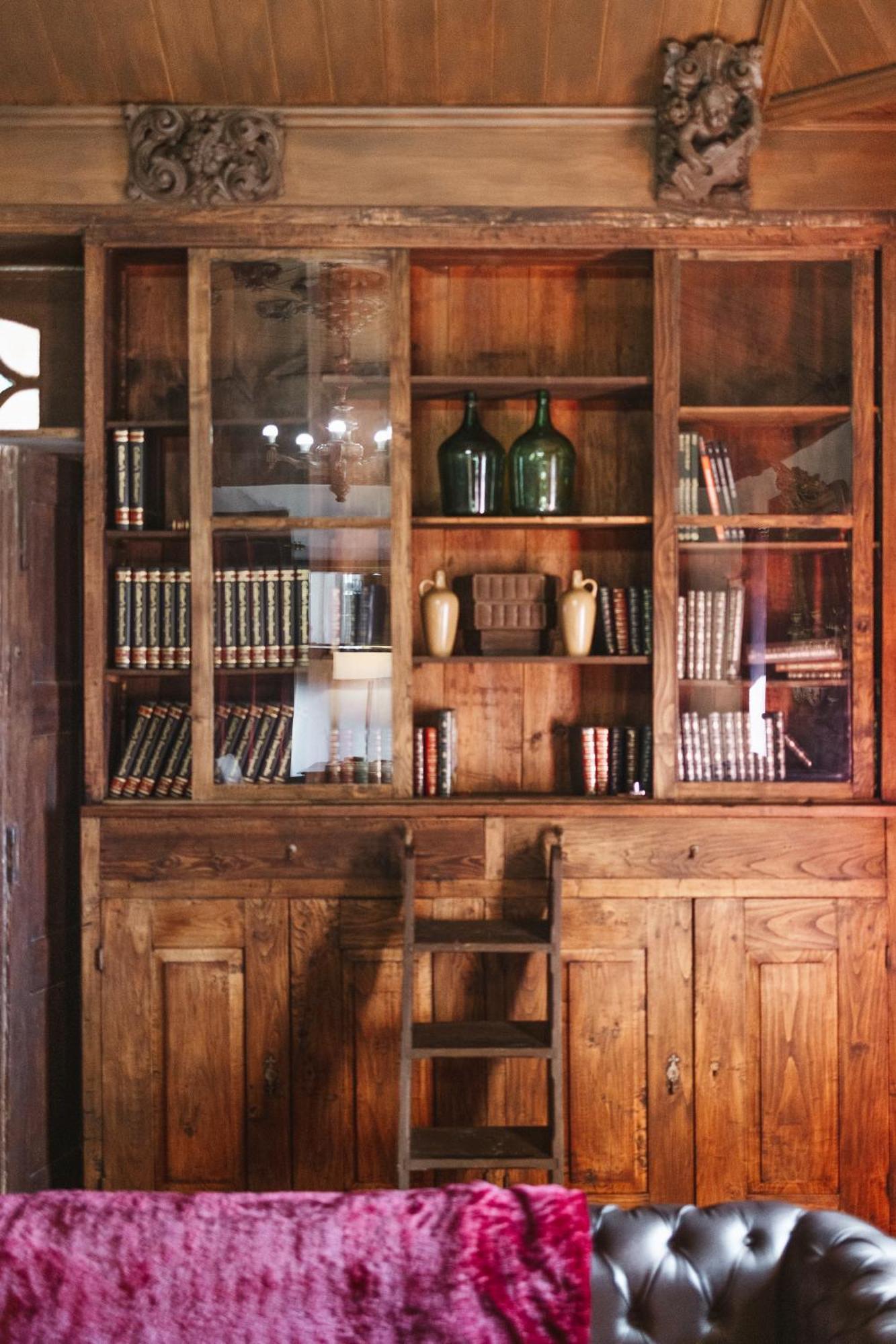 Douro Scala Hotel Mesao Frio Bagian luar foto A bookcase